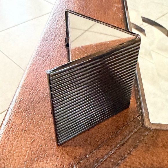 Square mirror - Picture 6 of 7